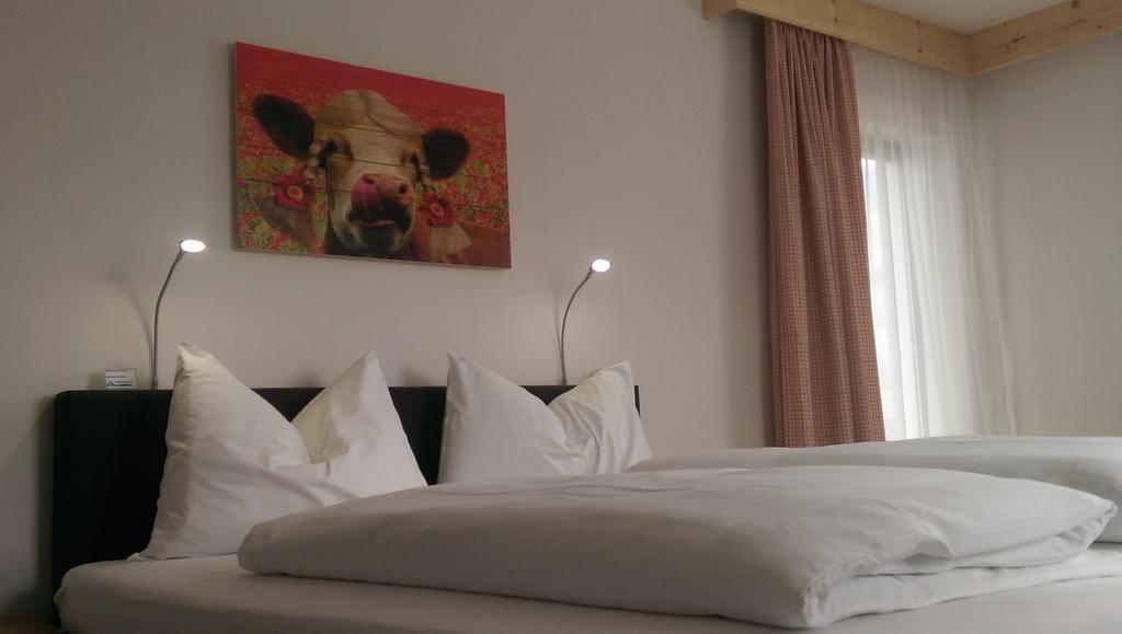 Gästehaus Zum Steirischen Kuss Aich  Zimmer foto